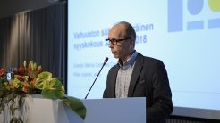 Irtisanomislaki, eduskuntavaalit ja ilmastonmuutos valtuuston mielen päällä