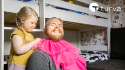 Tutustu Turvan uuteen, etenkin Teollisuusliiton jäsenelle edulliseen Turvassa-henkivakuutukseen!