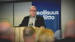 Riku Aalto valtuustossa: Teollisuusliitto on työehtosopimusneuvotteluissa paljon vartijana